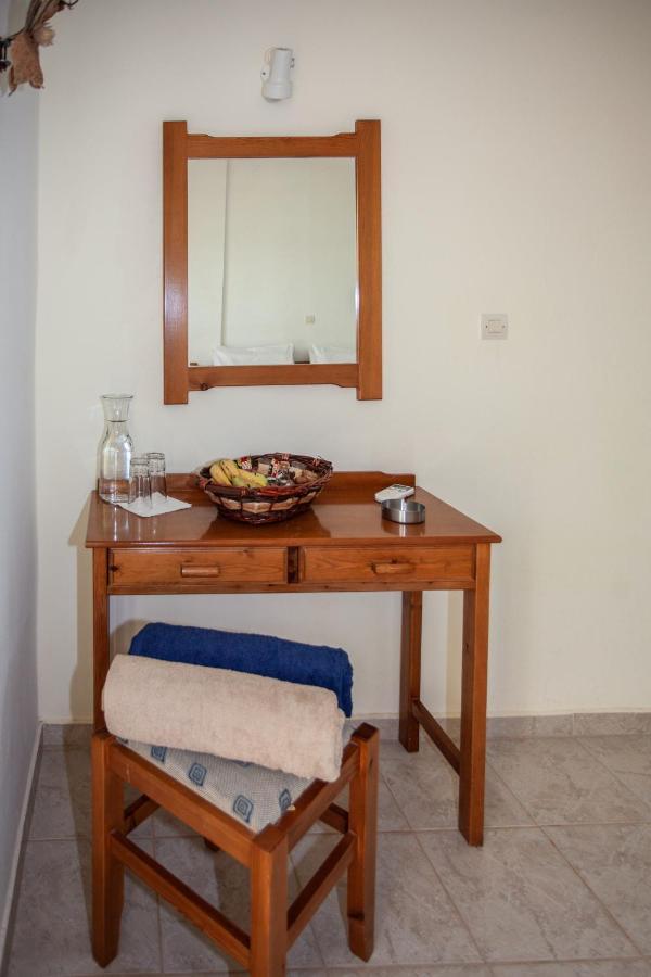 Hill Of Calm Hotel Triopetra Exterior photo