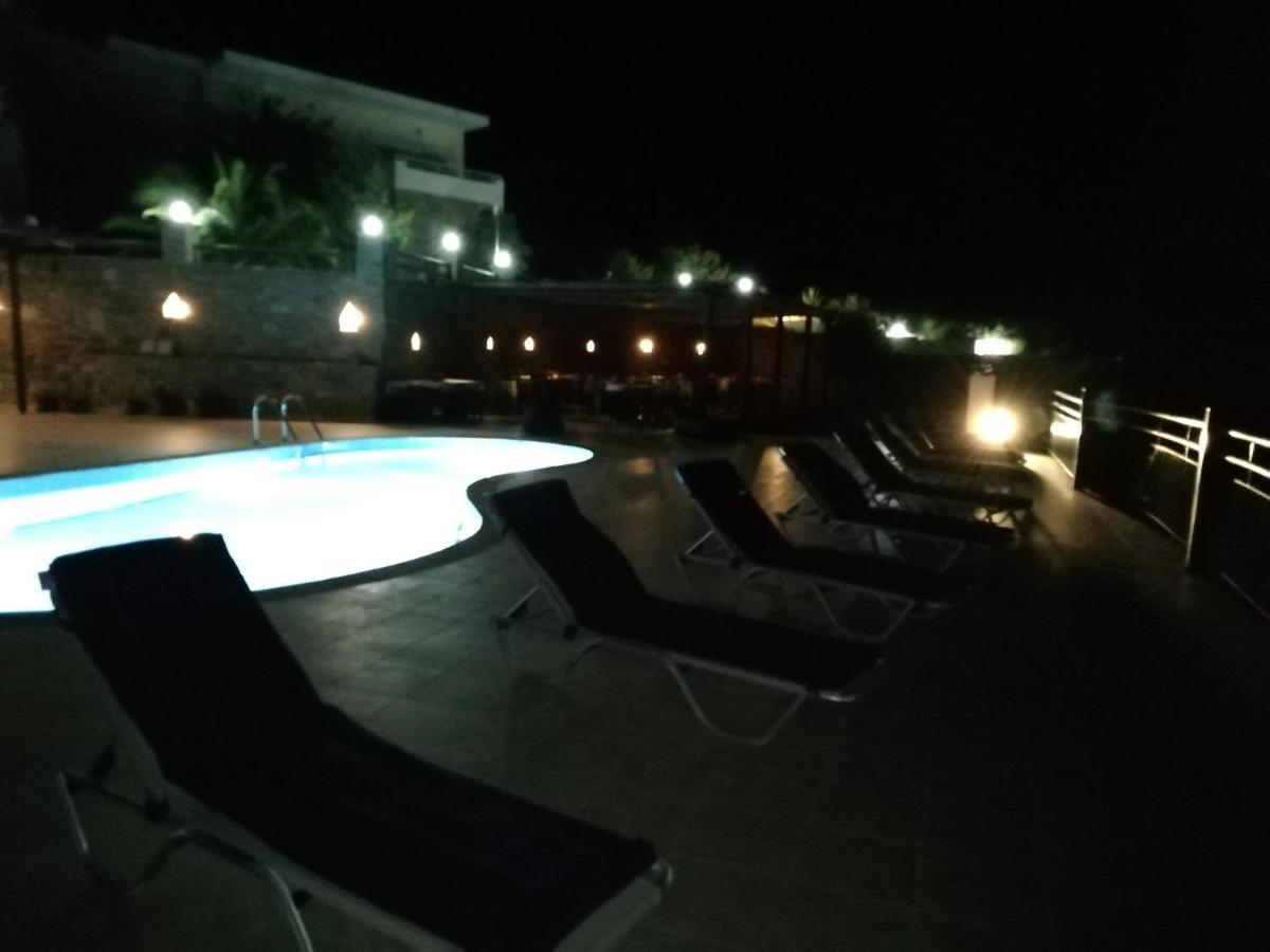 Hill Of Calm Hotel Triopetra Exterior photo