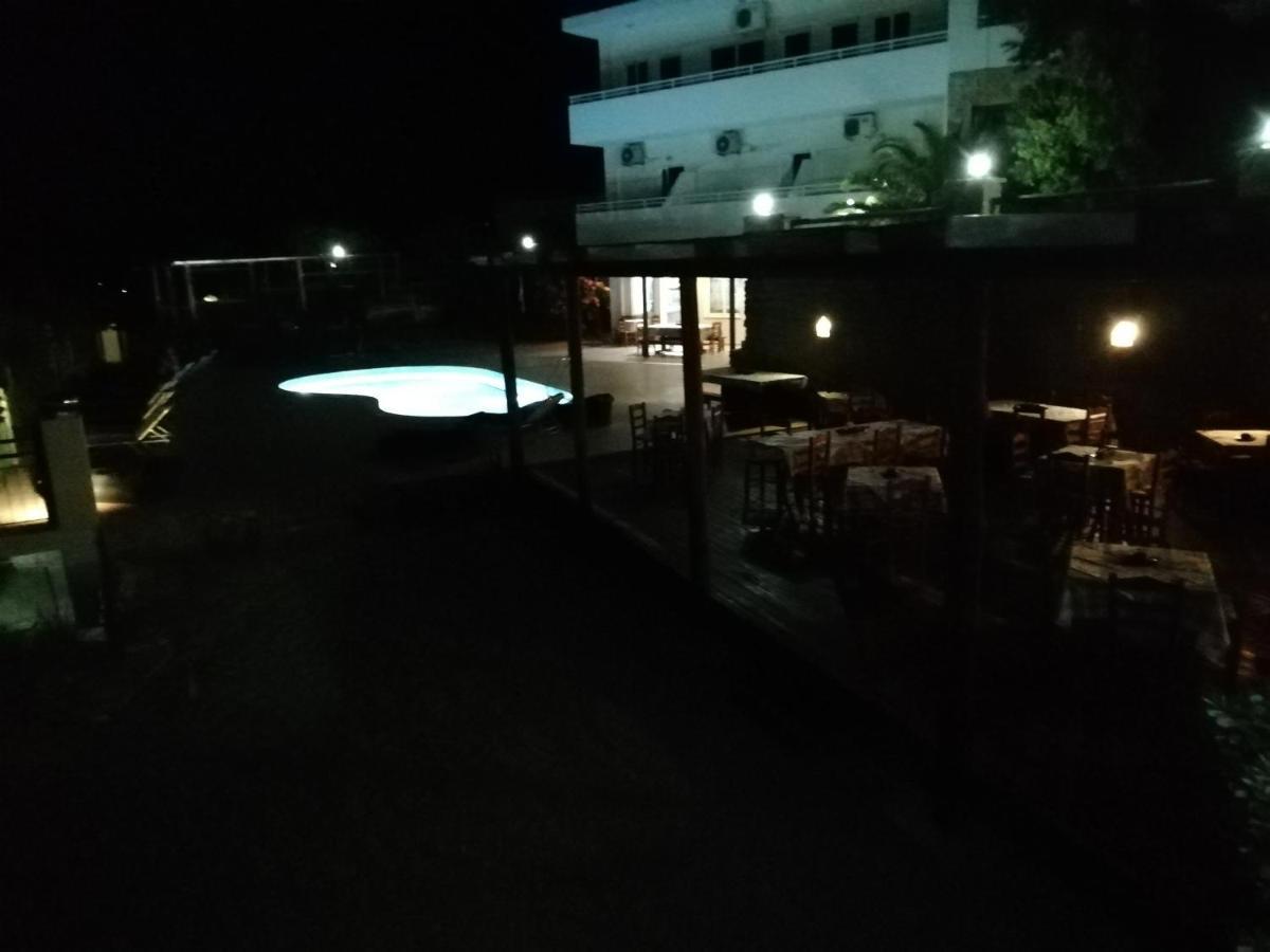 Hill Of Calm Hotel Triopetra Exterior photo