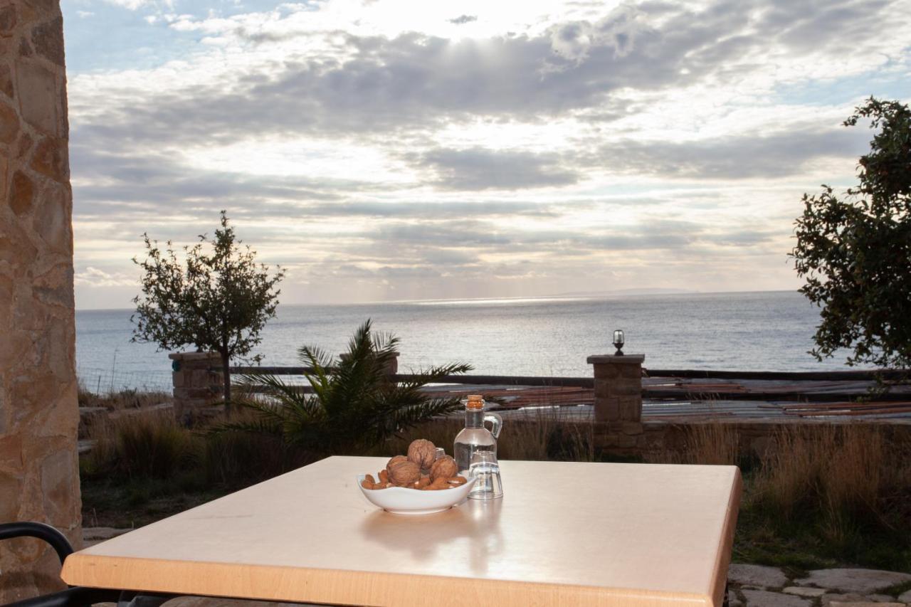 Hill Of Calm Hotel Triopetra Exterior photo